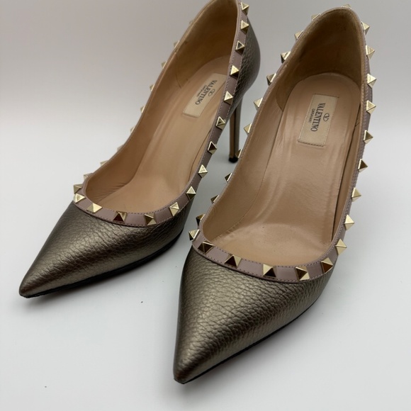 VALENTINO GOLD ROCKSTUD 85 PUMPS SIZE 40.5 VIBRAM SOLES GREAT CONDITION - Picture 3 of 8